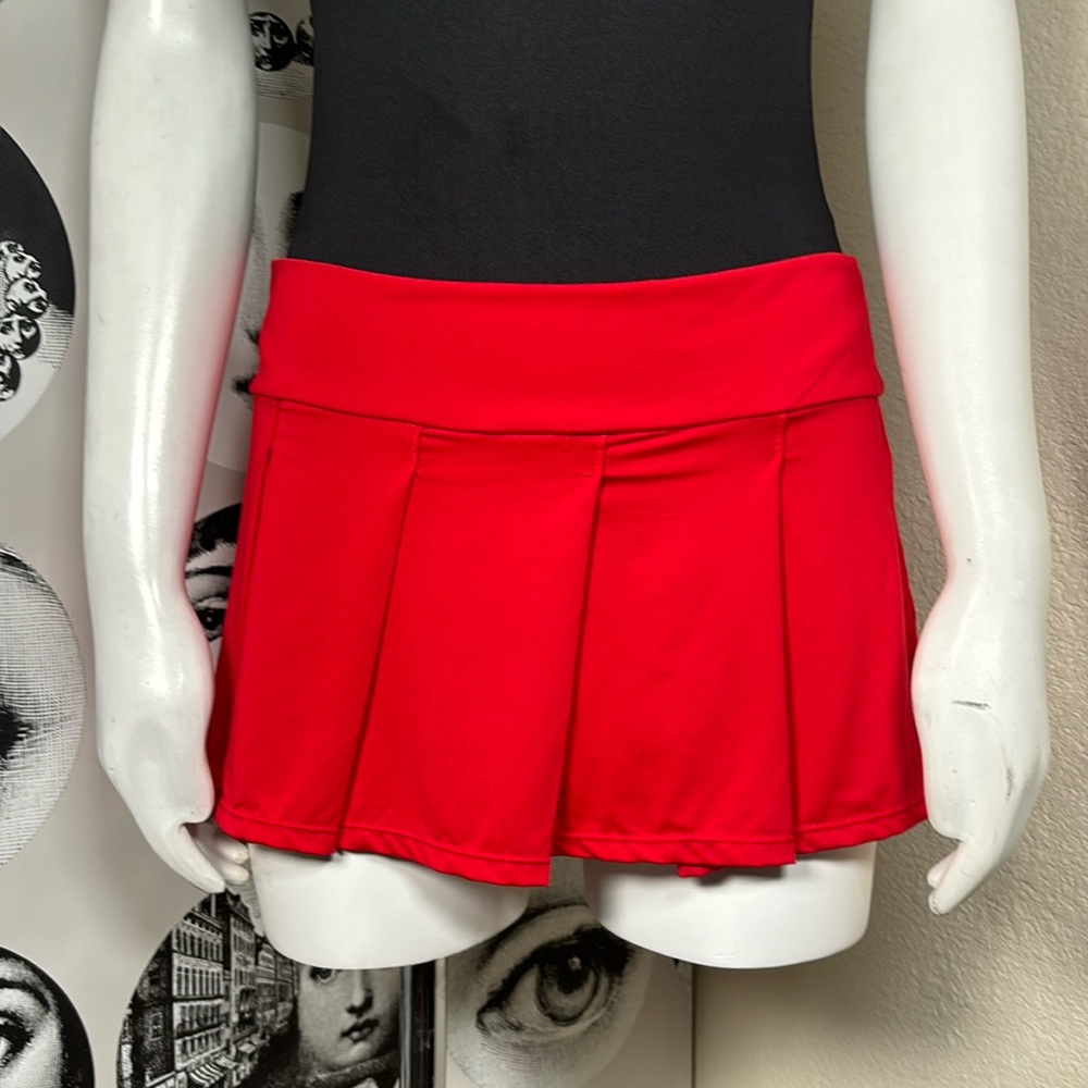 Starline Red Pleated Polyester Pull Up Mini Skirt- Sz M. Perfect for dance! 💃